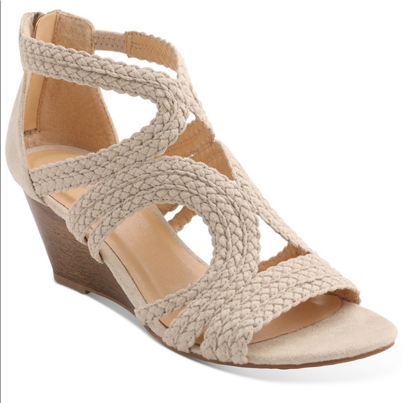 XOXO Shoes - NEW XOXO Sampson Strappy Wedge Sandals